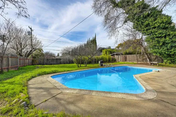 $575,000 | 4009 Fairwood Way, Carmichael, CA 95608