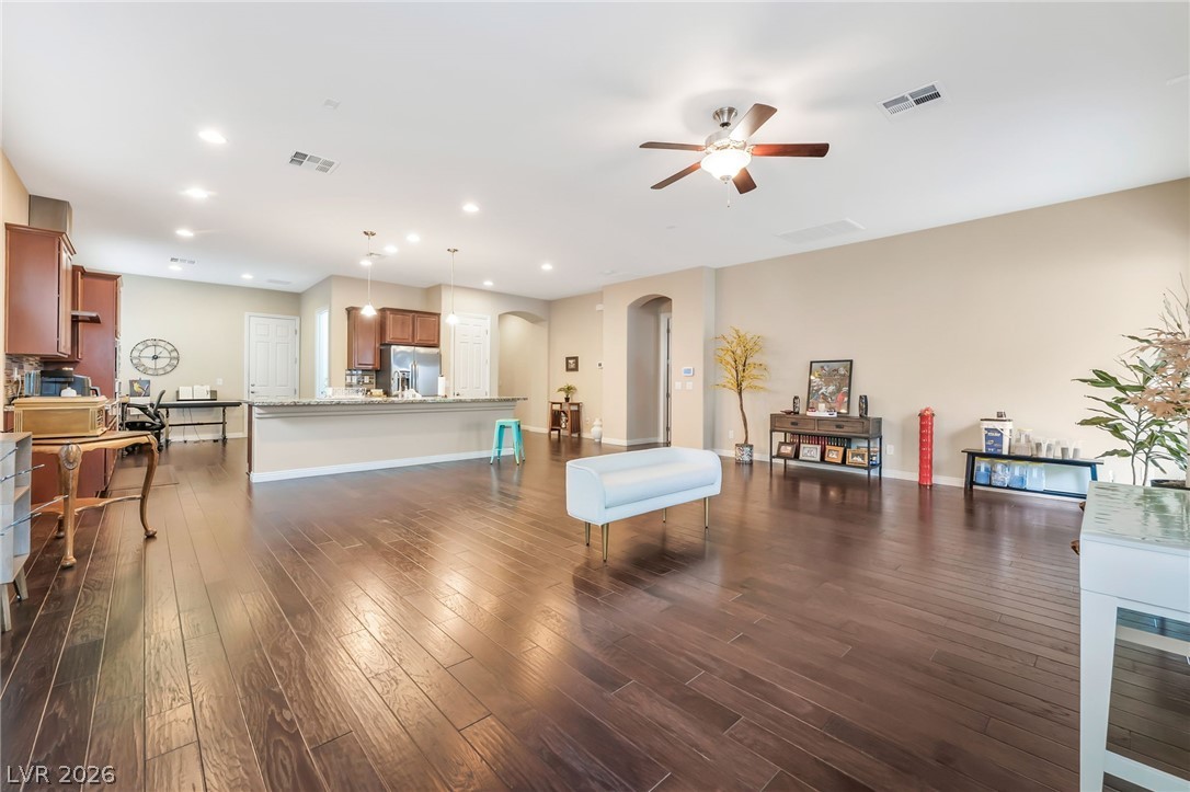 71 Newton Ridge Way Las Vegas, NV 89183 - Photo 5 of 35