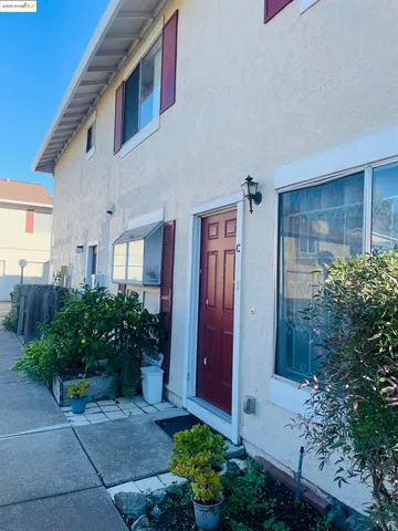 $379,000 | 2585 El Portal Drive, Unit C, San Pablo, CA 94806