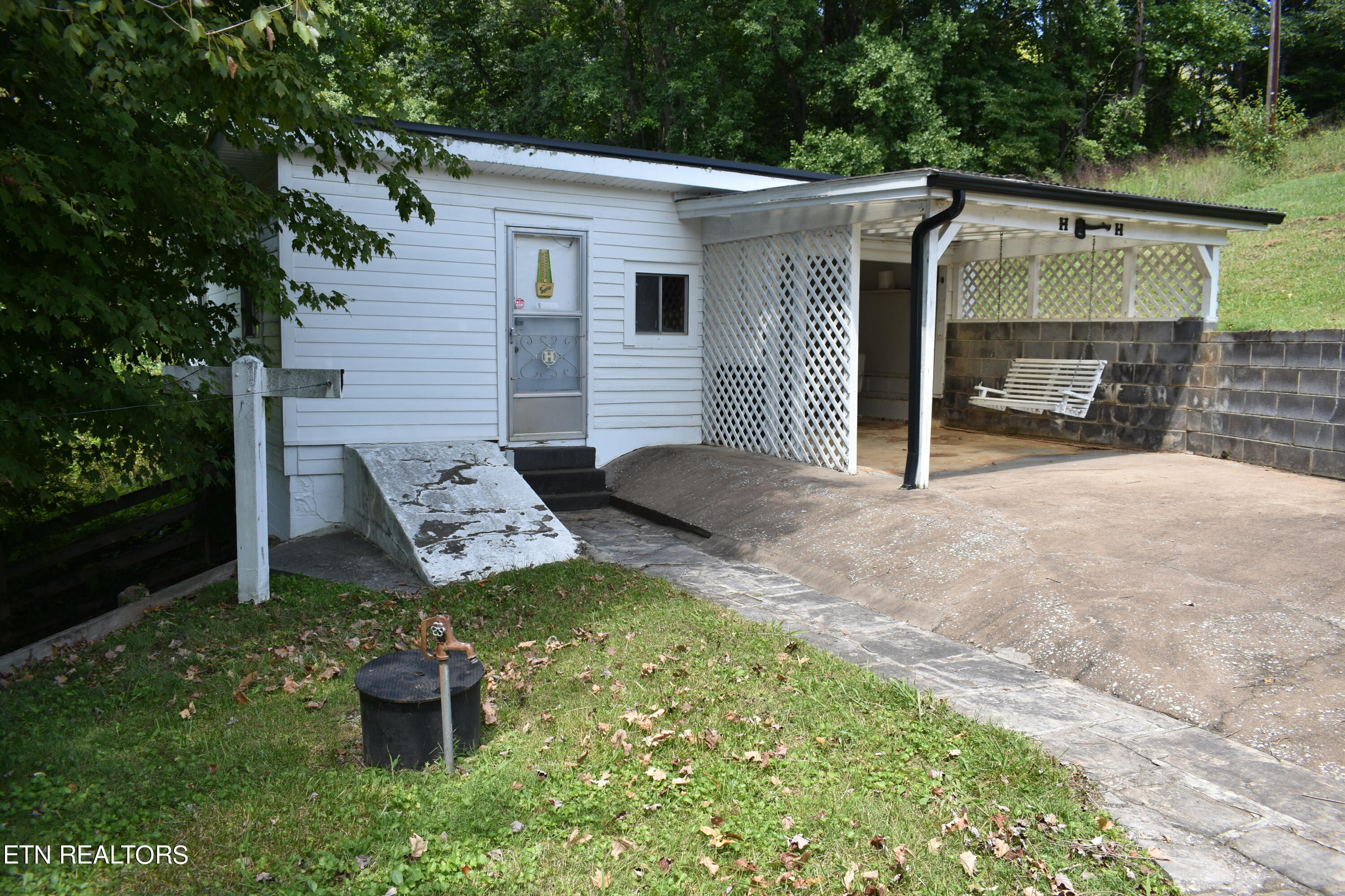226 Hill Road Harrogate, TN 37752 - Photo 17 of 36 DSC_8560