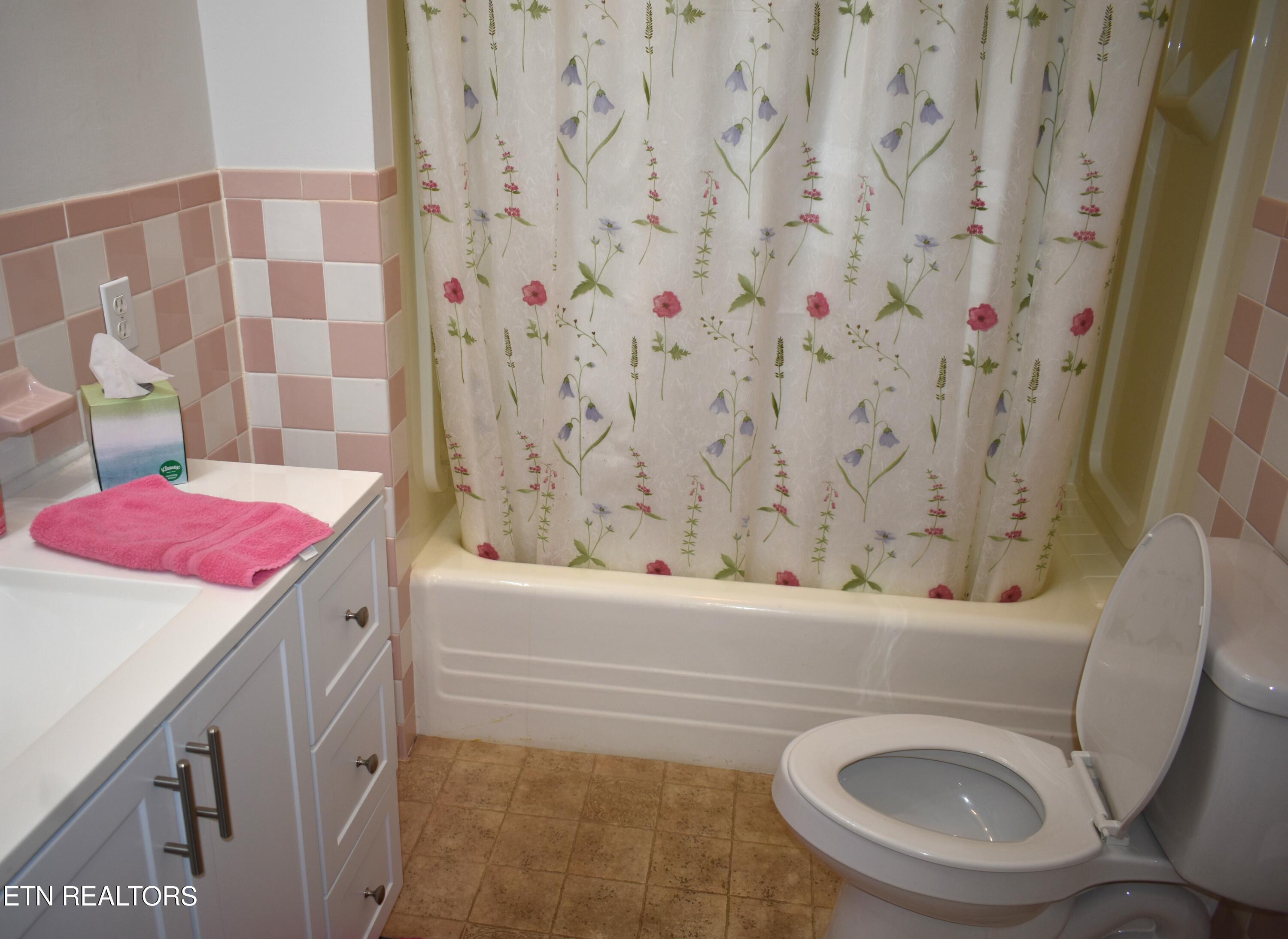 226 Hill Road Harrogate, TN 37752 - Photo 29 of 36 DSC_8544