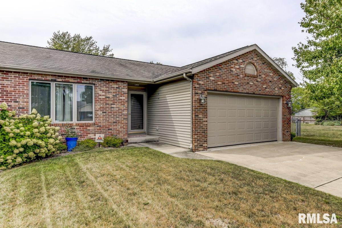 91 Potomac Road Rochester, IL 62563 - Photo 3 of 33