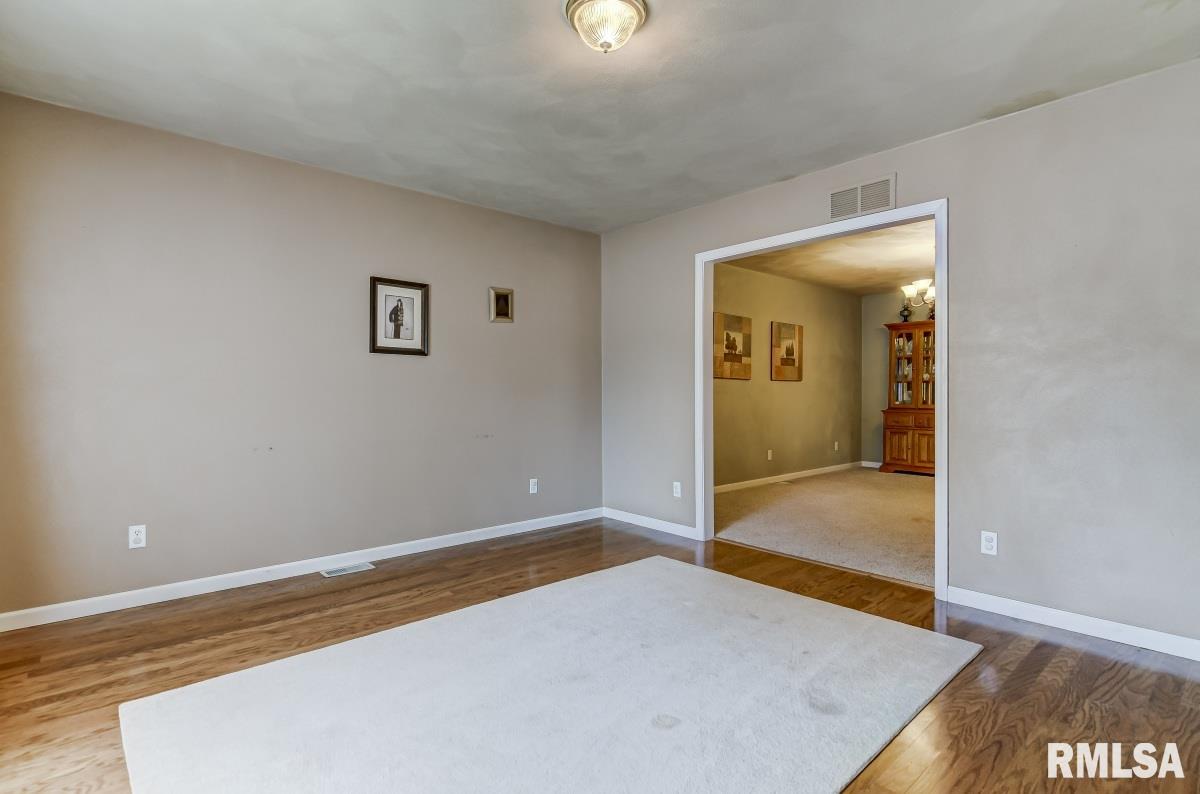 91 Potomac Road Rochester, IL 62563 - Photo 4 of 33