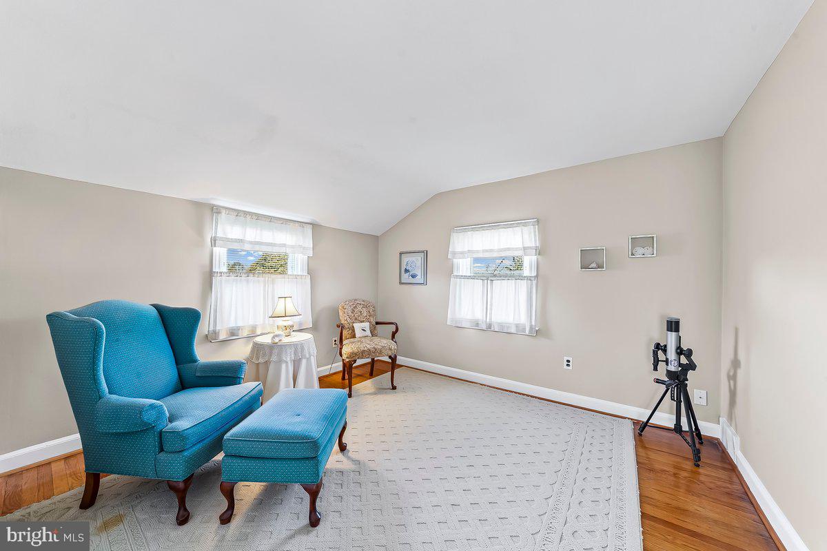 428 Wheatsheaf Road Springfield, PA 19064 - Photo 25 of 40 a living room with furniture and a window