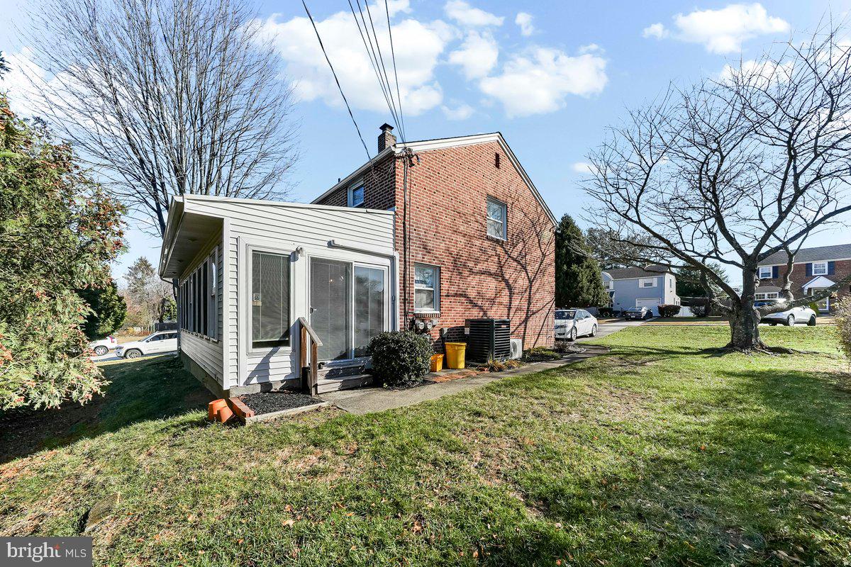 428 Wheatsheaf Road Springfield, PA 19064 - Photo 4 of 40 a view of a house with a yard