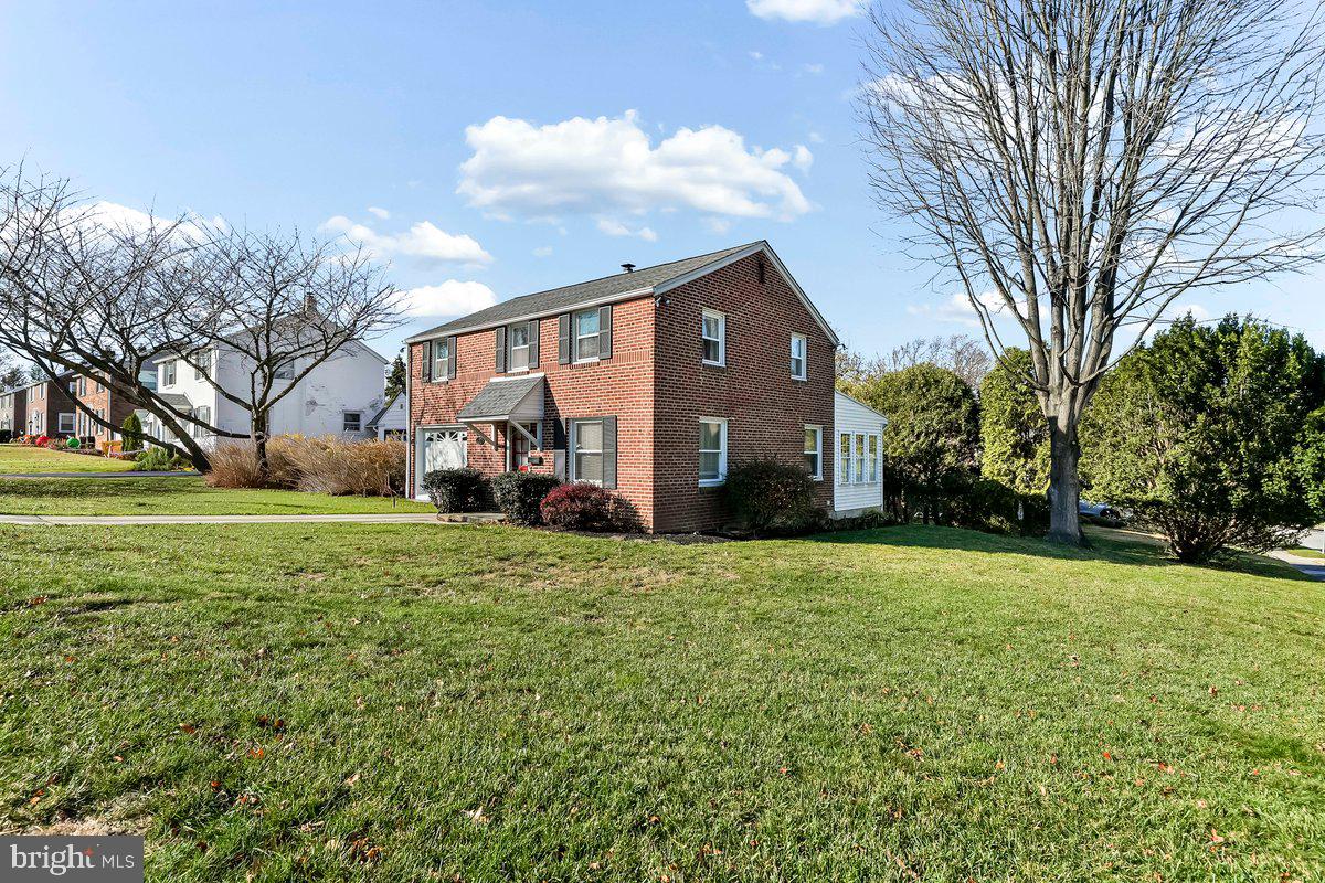 428 Wheatsheaf Road Springfield, PA 19064 - Photo 5 of 40 a view of a house with a yard