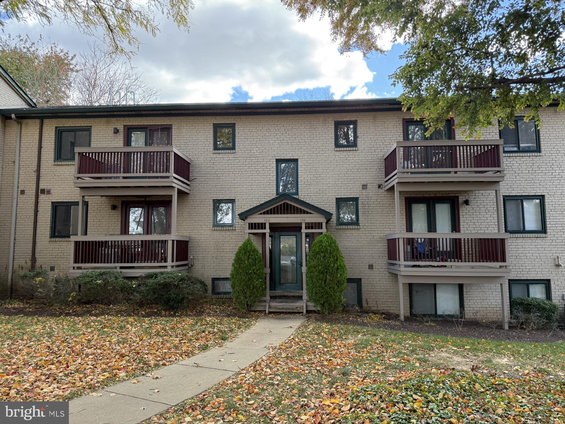3308 Eastview Lane Wilmington, DE 19802 - Photo 7 of 7 a front view of a house with garden