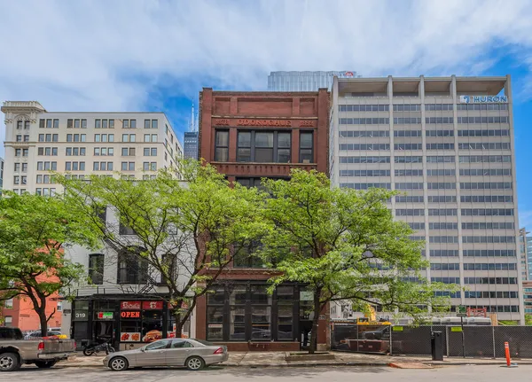 $5,250 | 321 South Jefferson Street, Unit 4, Chicago, IL 60661