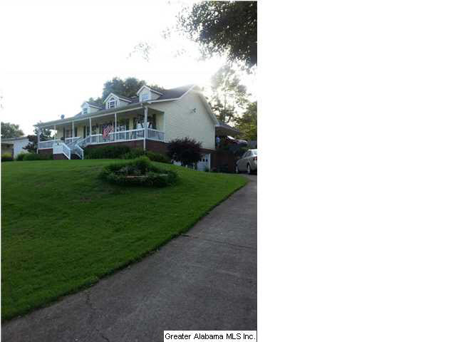 817 Haven Circle Riverside, AL 35135 - Photo 2 of 23