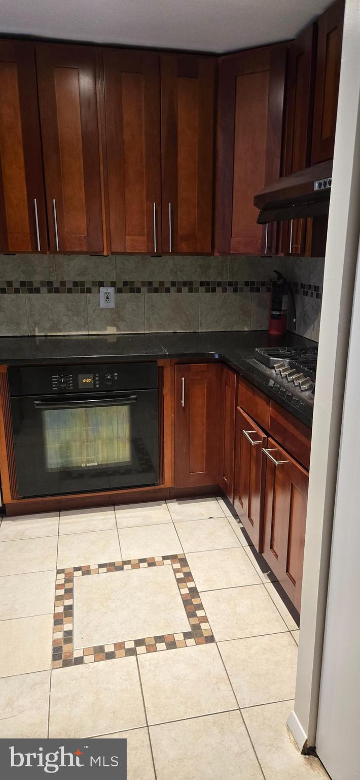 10612 Crossing Creek Road Potomac, MD 20854 - Photo 18 of 46 Gallery Image 18