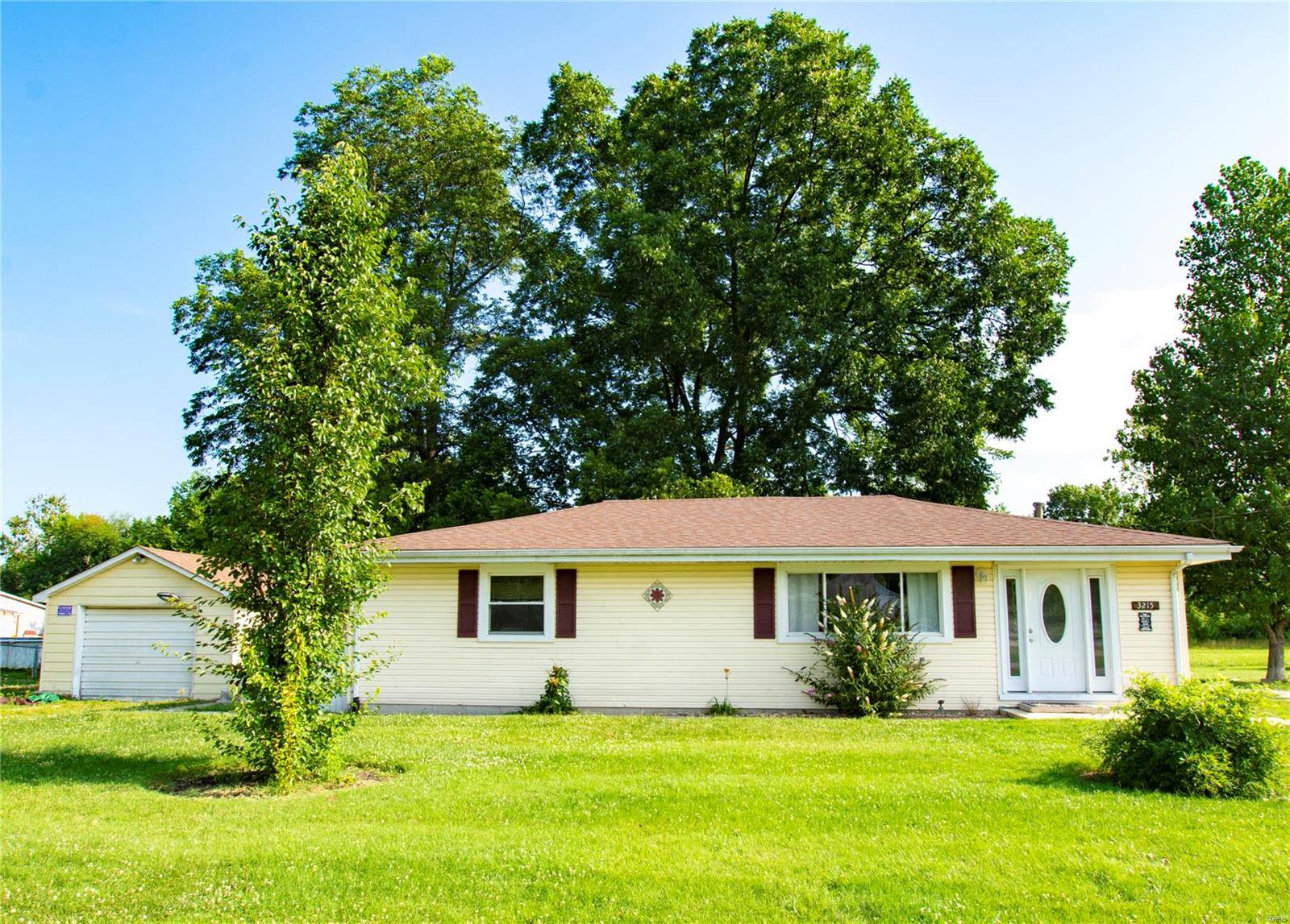 3215 Main Street Alton, IL 62002 - Photo 1 of 18 Gallery Image 1