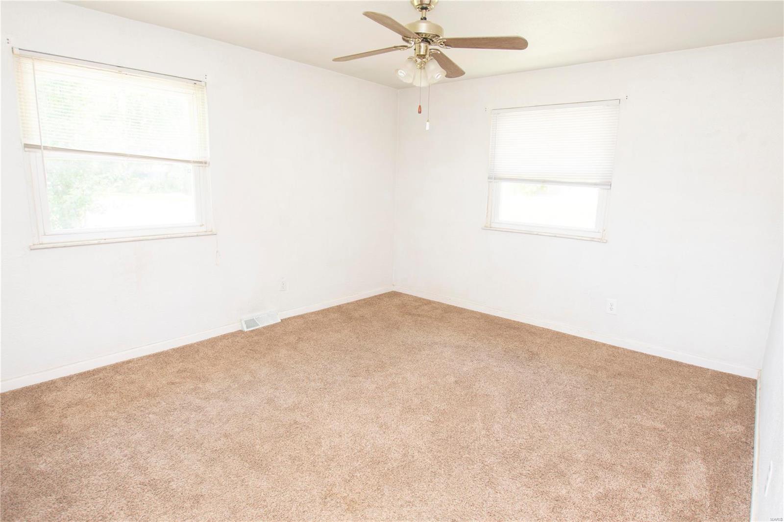 3215 Main Street Alton, IL 62002 - Photo 15 of 18 Gallery Image 15