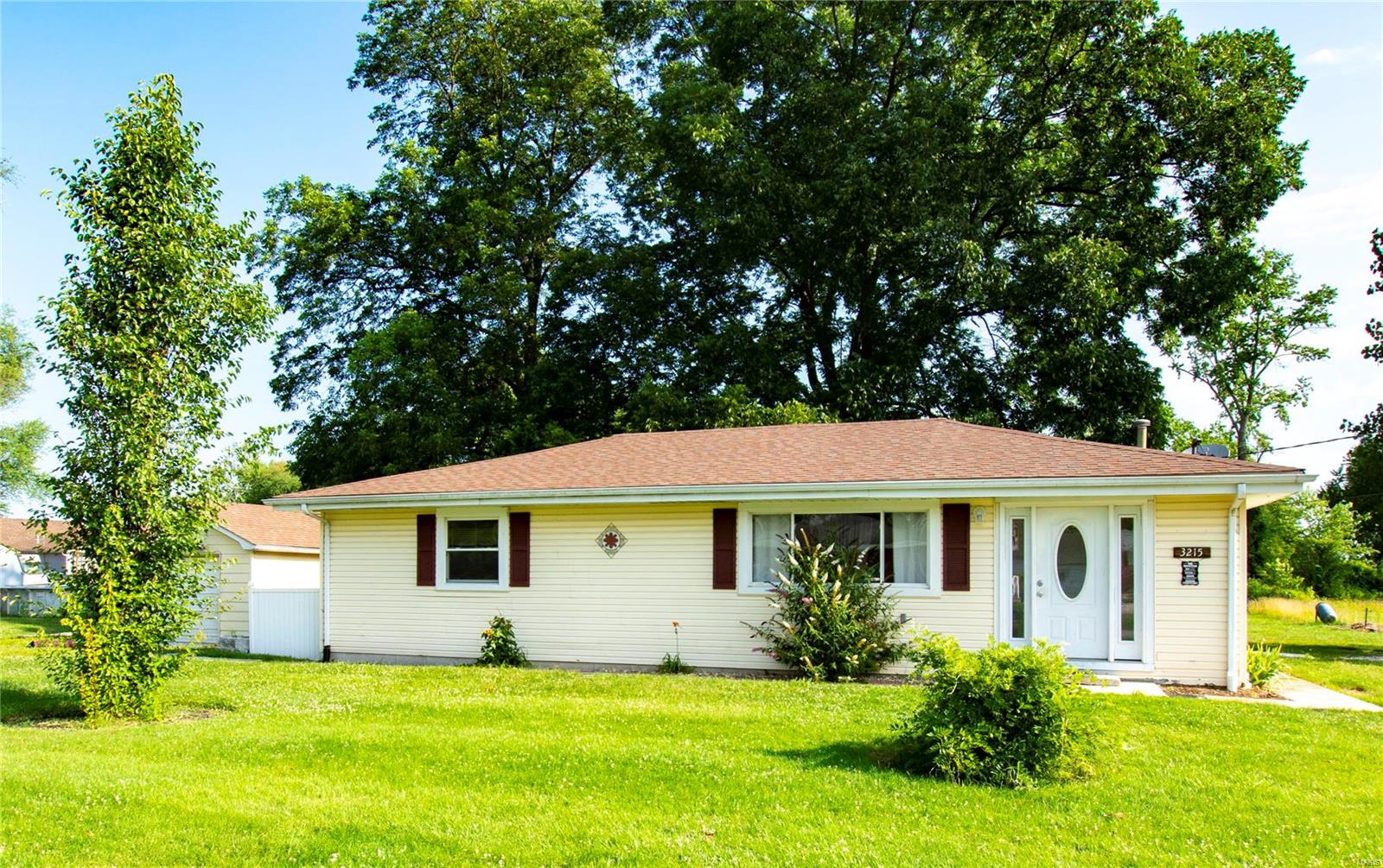 3215 Main Street Alton, IL 62002 - Photo 2 of 18 Gallery Image 2
