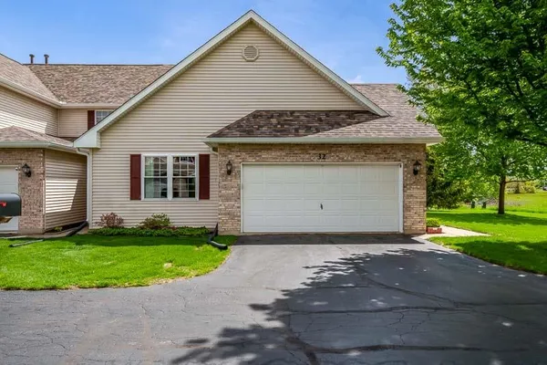 $199,900 | 12014 Baneberry Drive, Unit 32, Roscoe, IL 61073