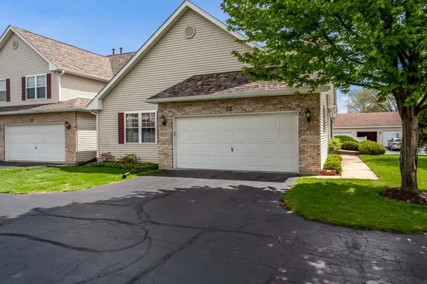 $199,900 | 12014 Baneberry Drive, Unit 32, Roscoe, IL 61073
