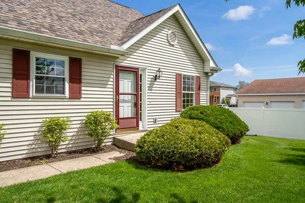 $199,900 | 12014 Baneberry Drive, Unit 32, Roscoe, IL 61073