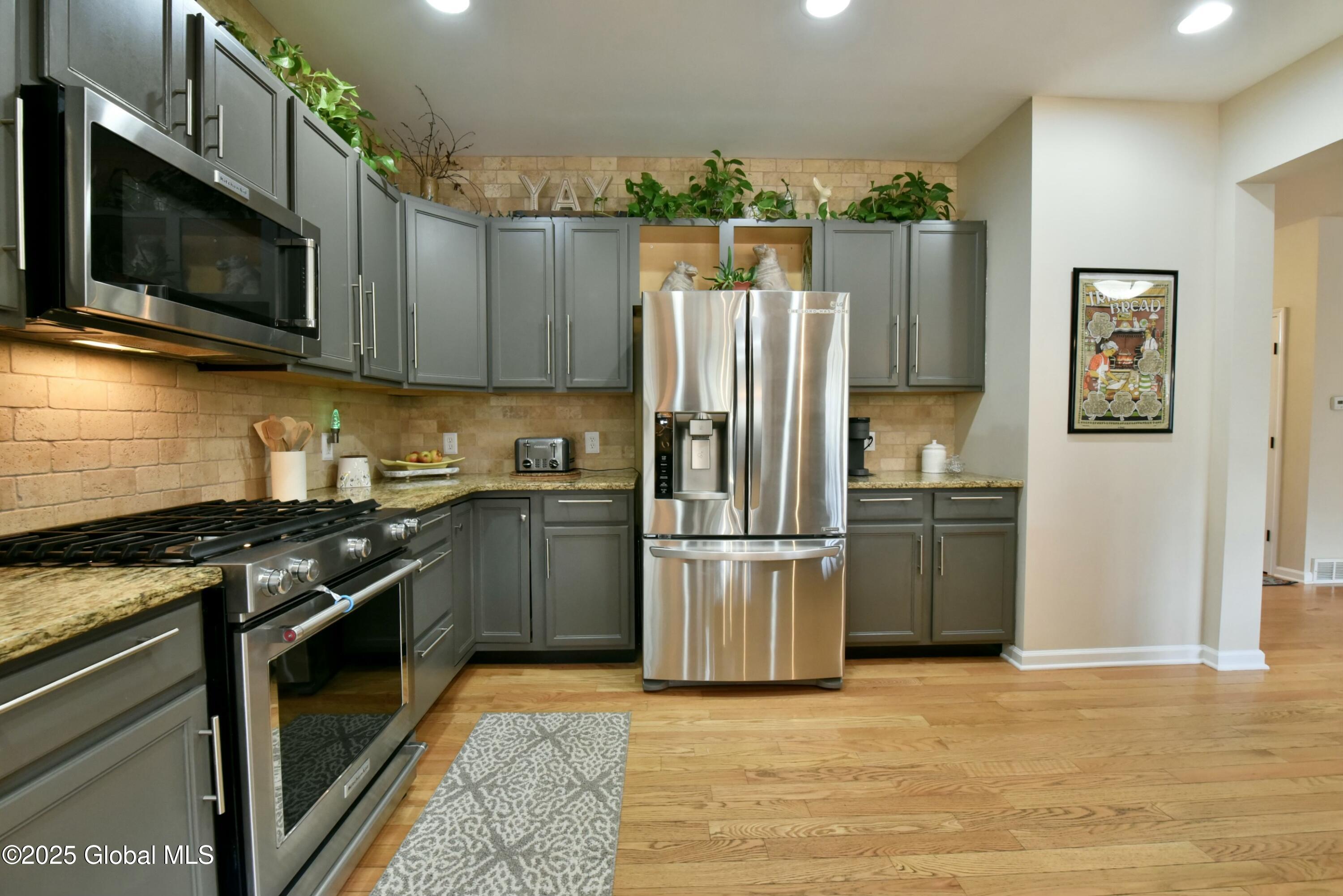 8 Cherry Court Malta, NY 12020 - Photo 13 of 63 tempImageIADyEb