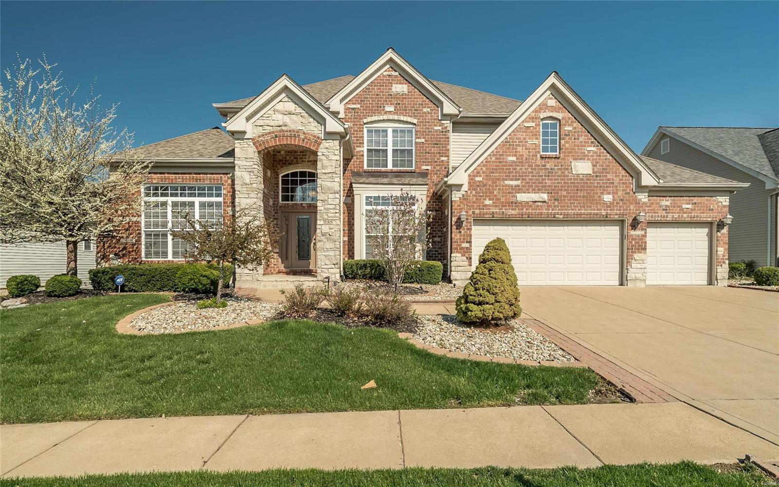 735 Castle Tower Drive Ballwin, MO 63021 - Photo 4 of 74