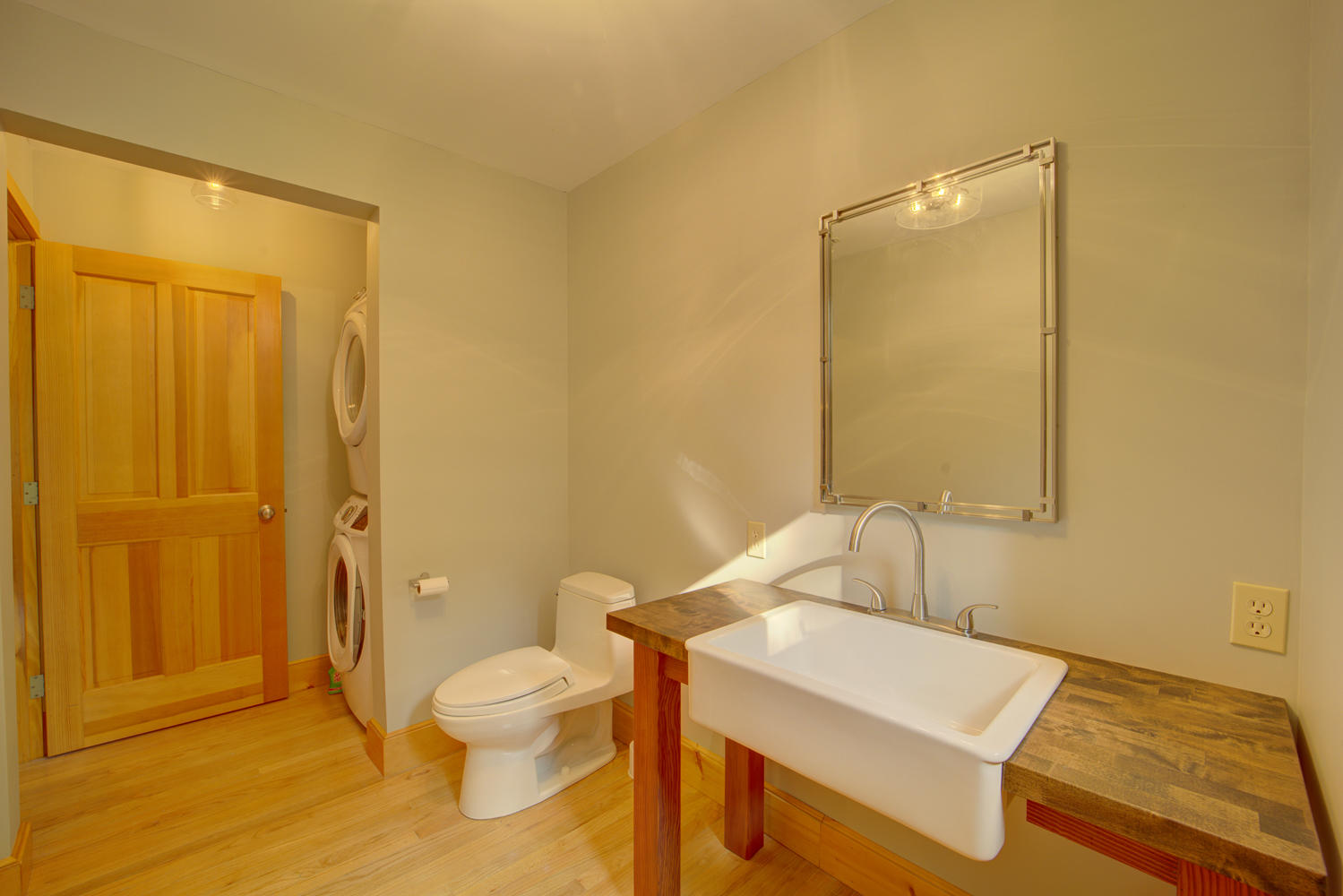 424 Flye Point Road Brooklin, ME 04616 - Photo 17 of 78 1st Floor Bath