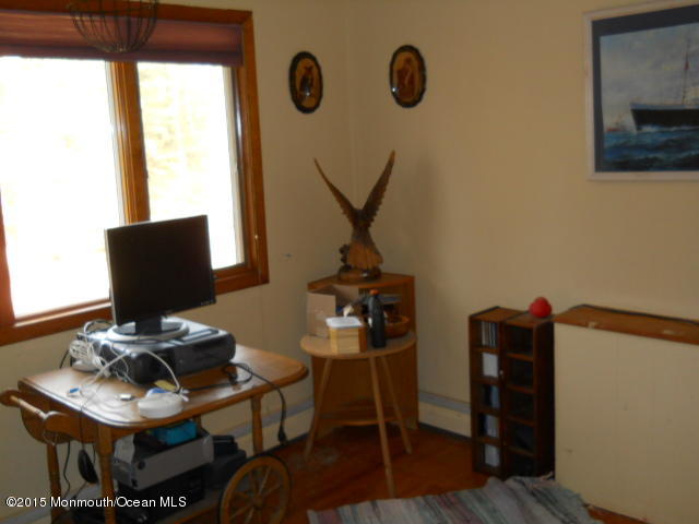 408 Oak Tree Road Freehold, NJ 07728 - Photo 6 of 17 Living room