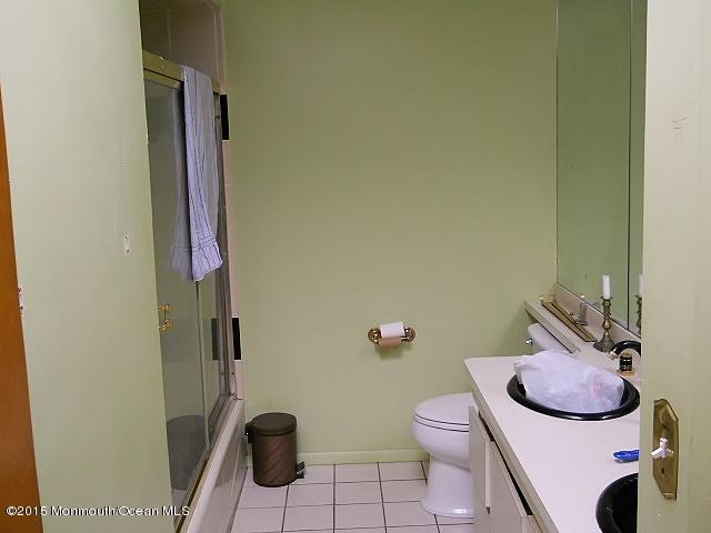 408 Oak Tree Road Freehold, NJ 07728 - Photo 8 of 17 Bath