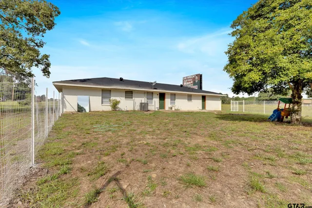 $1,850 | 19470 U.S. Highway 69 North, Lindale, TX 75771