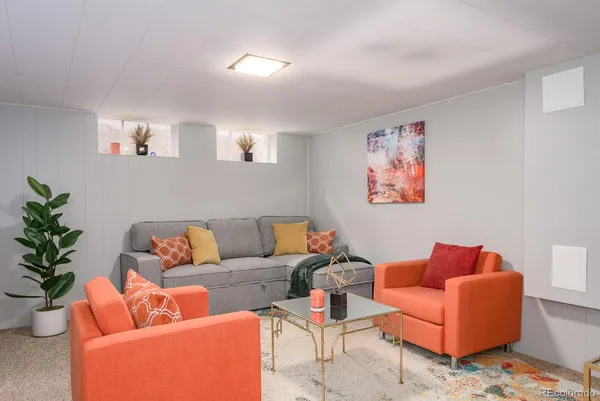 $3,095 | 823 Poplar Street, Denver, CO 80220
