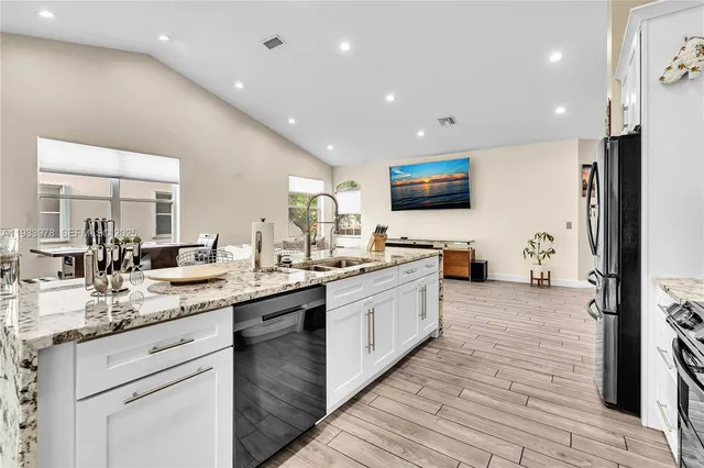 $3,900 | 8520 VÃa Romana, Unit 82U, Boca Raton, FL 33496