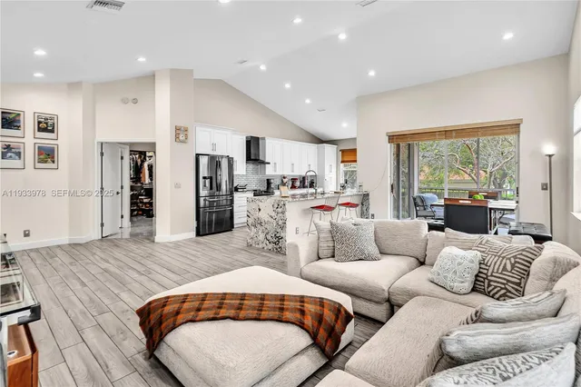 $3,900 | 8520 VÃa Romana, Unit 82U, Boca Raton, FL 33496