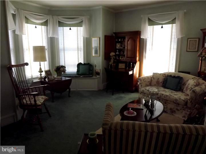 505 Byberry Road Philadelphia, PA 19116 - Photo 3 of 24 Living Room