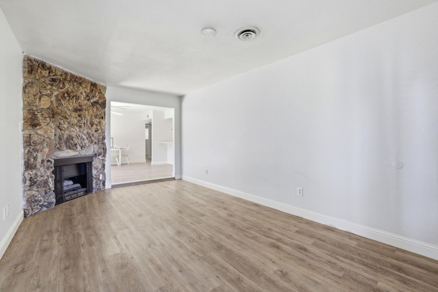 3329 Jayanne Way Carmichael, CA 95608 - Photo 7 of 39