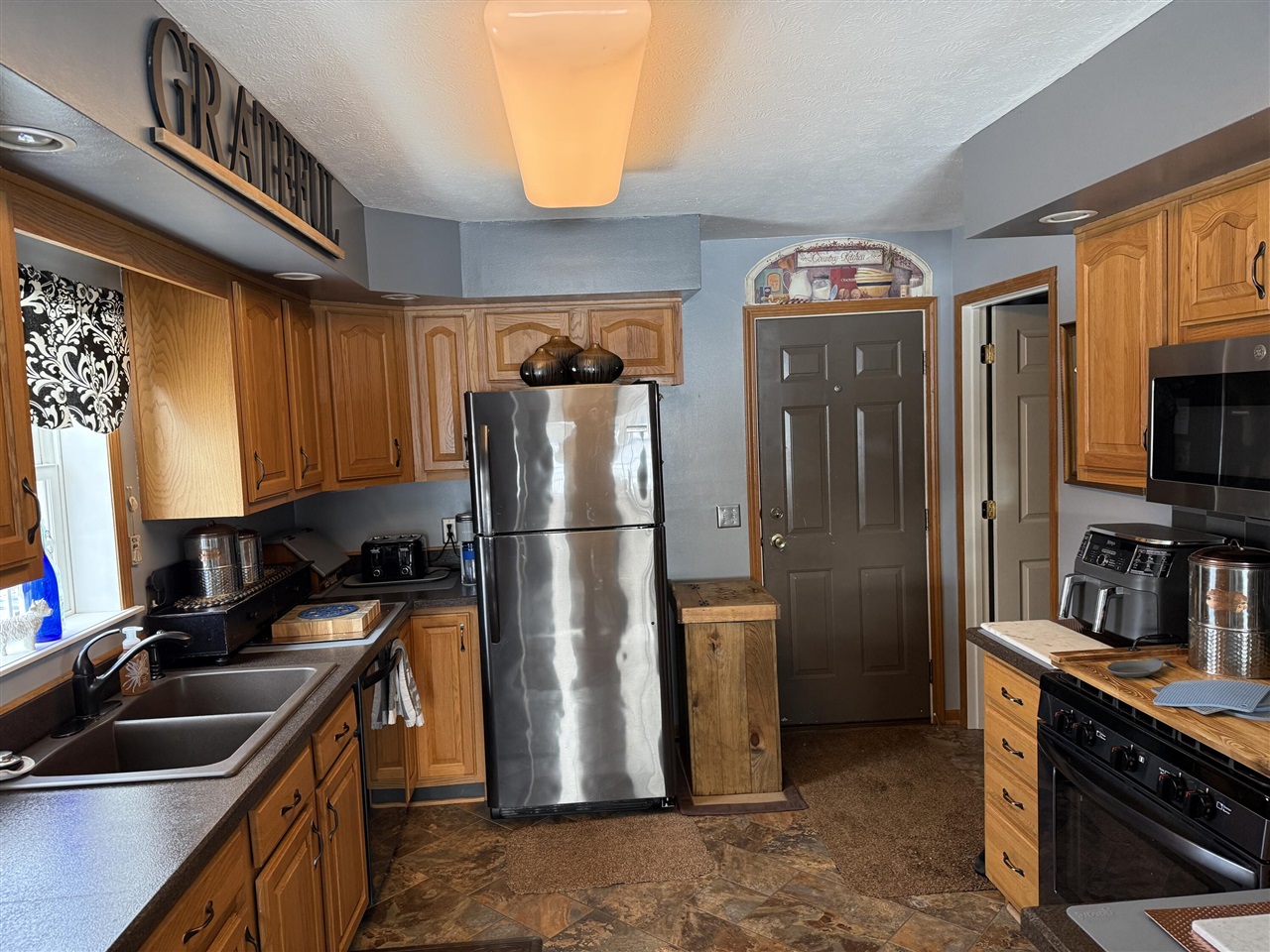 10289 Lee Road Grass Lake, MI 49240 - Photo 6 of 99