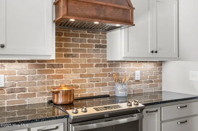 $599,900 | 135 Sycamore Lakes Drive, Wallace, NC 28466