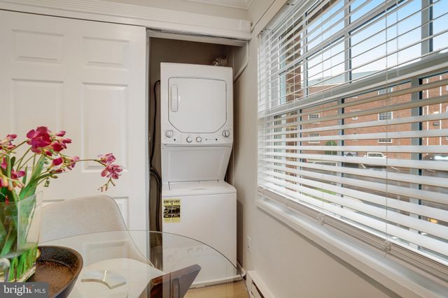 $300,000 | 1722 West Abingdon Drive, Unit 101, Alexandria, VA 22314