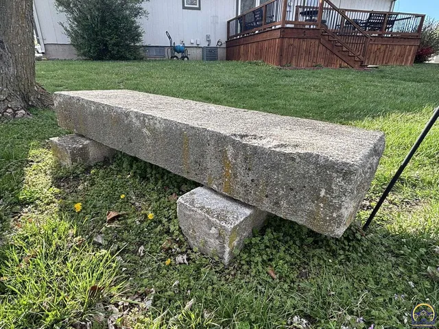 $199,900 | 704 Locust Street, Cottonwood Falls, KS 66845