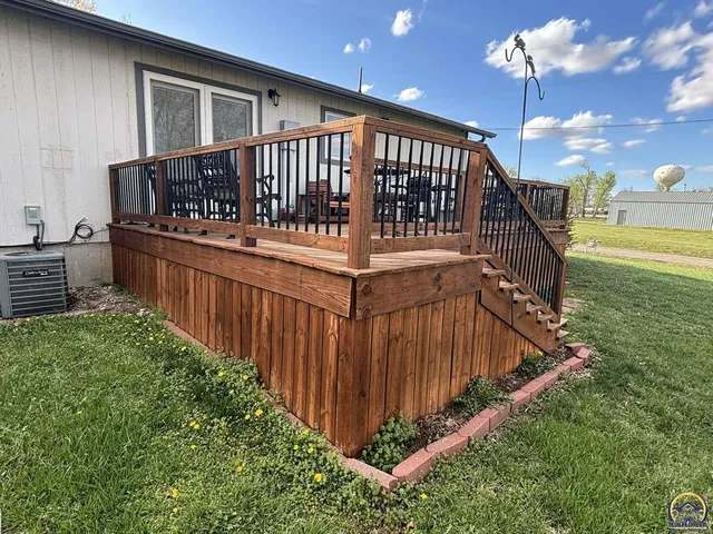 $199,900 | 704 Locust Street, Cottonwood Falls, KS 66845