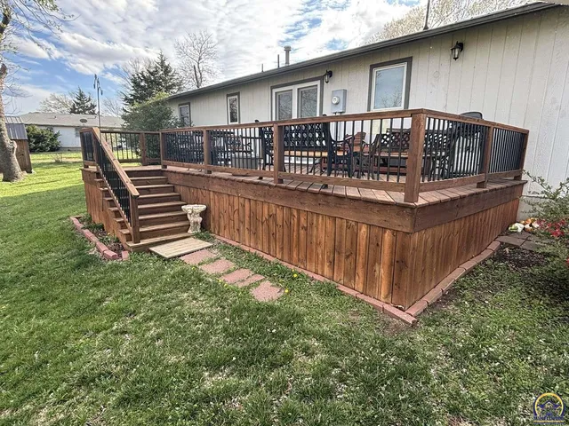 $199,900 | 704 Locust Street, Cottonwood Falls, KS 66845