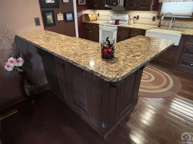 $199,900 | 704 Locust Street, Cottonwood Falls, KS 66845