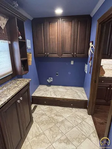 $199,900 | 704 Locust Street, Cottonwood Falls, KS 66845