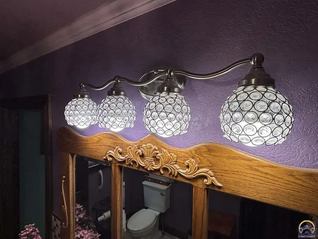 $199,900 | 704 Locust Street, Cottonwood Falls, KS 66845