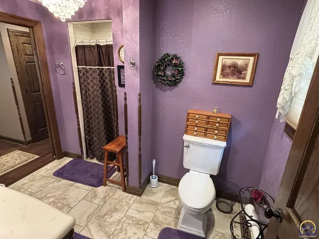 $199,900 | 704 Locust Street, Cottonwood Falls, KS 66845