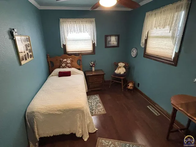 $199,900 | 704 Locust Street, Cottonwood Falls, KS 66845