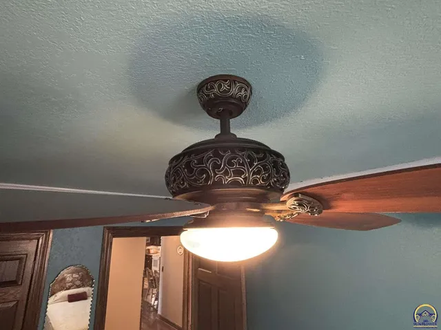 $199,900 | 704 Locust Street, Cottonwood Falls, KS 66845