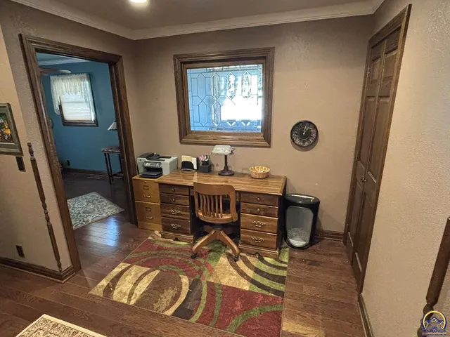 $199,900 | 704 Locust Street, Cottonwood Falls, KS 66845