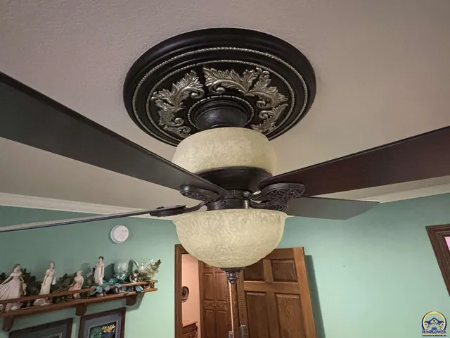 $199,900 | 704 Locust Street, Cottonwood Falls, KS 66845