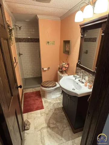 $199,900 | 704 Locust Street, Cottonwood Falls, KS 66845