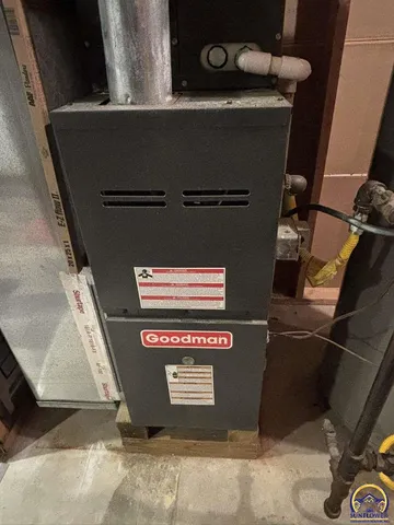 $199,900 | 704 Locust Street, Cottonwood Falls, KS 66845