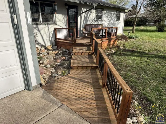 $199,900 | 704 Locust Street, Cottonwood Falls, KS 66845