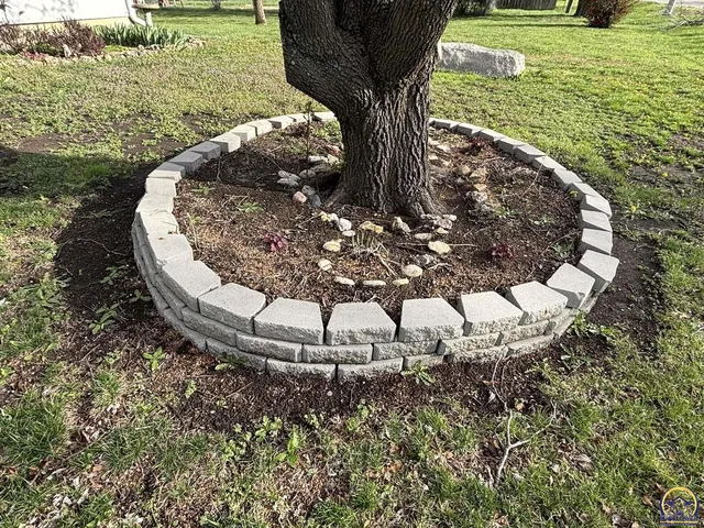 $199,900 | 704 Locust Street, Cottonwood Falls, KS 66845