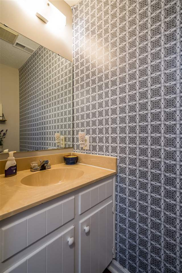 655 Bashford Road Raleigh, NC 27606 - Photo 15 of 28 Photo 15